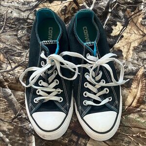 Converse Tennis Shoes